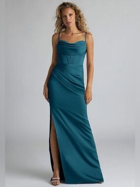 PROM DRESS / BRIDESMAID DRESS /
EVENING DRESS